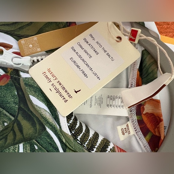 Artesands women's Into the Saltu Seraut Long Sleeve Rashguard Swimwear sz 14 NWT - Picture 7 of 7